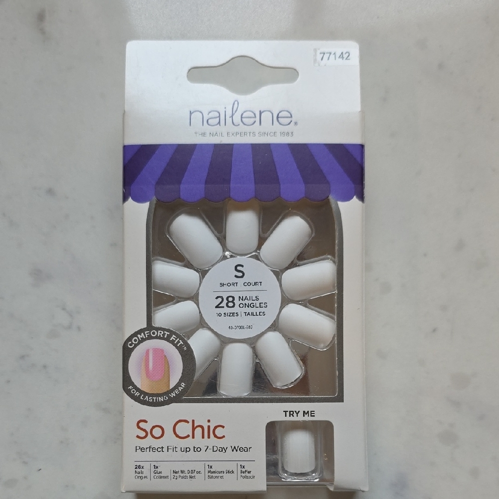 So Chic Press-On Nails - Classic White